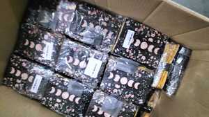 Fabriqué sur mesure Découvrez le mélange de style et de fonction avec nos journaux en cuir imprimés pour les notes à des fins de revente. - Product Image 4