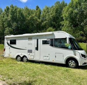 Neat Motorhomes Campers Trailerr off Road Travel. - Product Image 6