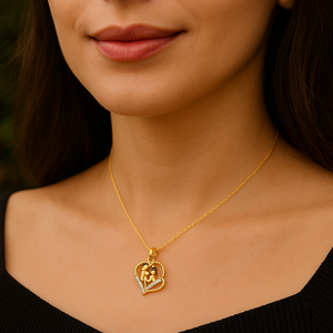 Pendentif en or blanc 14 carats avec diamants de laboratoire, design luxueux de couple s'embrassant, cadeau romantique, bijoux certifiés IGI, SHREERAJ - Product Image 5