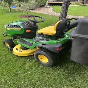 John deeree S240รถแทรกเตอร์สนามอุตสาหกรรม125cc เครื่องยนต์2จังหวะแรงดันไฟฟ้า24โวลต์ซื้อเพื่อการตัดหญ้าที่ยาวนานและมีประสิทธิภาพ - Product Image 6