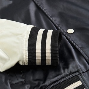 Venta al por mayor de alta calidad 100% Satén Chaqueta Varsity de invierno para los hombres Nombre del equipo personalizado incluyendo la opción de talla grande recubierto de los hombres - Product Image 5