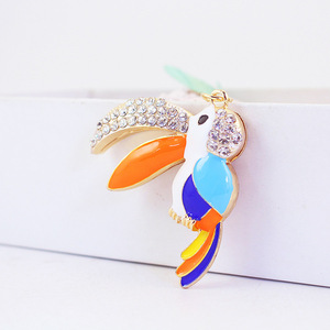 Porte-clés <span class=keywords><strong>Toucan</strong></span> en strass, alliage doré émaillé avec anneau fendu et fermoir mousqueton pour décoration de sac à main - Product Image 3