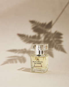 Perfume Original para Mujer Eau De Parfum Moderno NOTAS DE MEKONG The Triangle 30ml Spray de Vietnam Fragancia Auténtica - Product Image 1