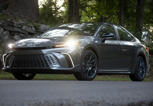 Toyota Camry automatique d'occasion authentique - Product Image 2