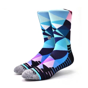 Calcetines deportivos personalizados con impresión digital para hombre Diseños únicos impresos en calcetines de calidad premium - Product Image 3