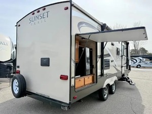 Fournisseur de remorques de camping d'occasion 2016 Cross Roads SUN SETs TRAIL 250 RB à vendre pour le camping - Product Image 4