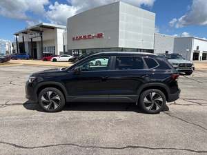 Neuf/Occasion 2025 pour Taos SE 4Motion SUV Essence Sièges en Cuir Pneus R18 Toit Panoramique Caméra Arrière - Product Image 6