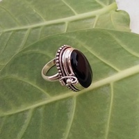 Bague boîte à poison en argent sterling 925 faite à la main, onyx noir de forme ovale avec compartiment secret, cadeau élégant pour elle
