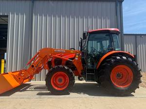 Tractor Agrícola M7060 4WD con Cargador Frontal, Rojo, 50 HP, Transmisión por Engranajes, Bajo Nivel de Ruido - Product Image 4