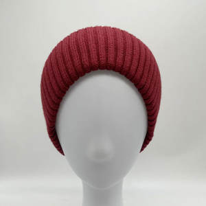 Gorro de invierno Unisex de alta calidad, gorros de calavera de acrílico suave con puños, calidez para todas las estaciones para hombres y mujeres, logotipo de diseñador personalizado - Product Image 3