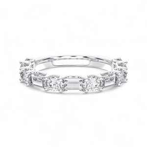 Bague de mariage demi-éternité en or massif avec diamants de laboratoire taille baguette et taille classique, 1,00 carat, pureté E-F/VVS-VS, sertis à griffes - Product Image 3