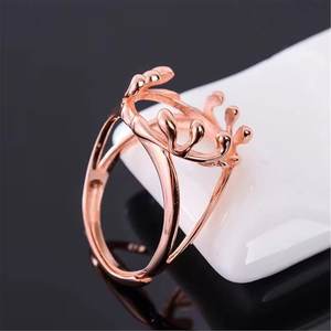 Bague de fiançailles unisexe en argent 925 pour mariage et fête d'anniversaire Superbe monture ovale avec un design fin en grappe scintillante - Product Image 2