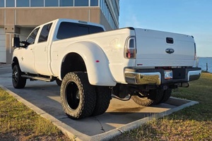 รถฟอร์ด F-350 ซูเปอร์ดิวตี้ ลาริเอท 4x4 ปี 2015 มือสอง พวงมาลัยซ้าย/ขวา - Product Image 2