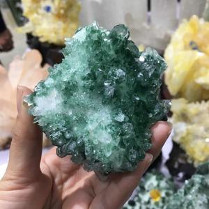 Cuarzo Fantasma Verde del Himalaya de Primera Calidad |   Punta de Cristal con Clorita Natural Incluida |   Especímen de Alta Vibración para Coleccionistas y Curanderos - Product Image 5