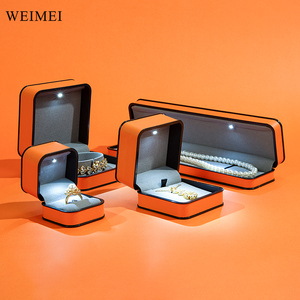 Weimei Elegent PU da trang sức vòng đeo tay mặt dây chuyền Hộp Quà Tặng Trường hợp với ánh sáng LED forjewelry hiển thị đám cưới Ngày Valentine - Product Image 3