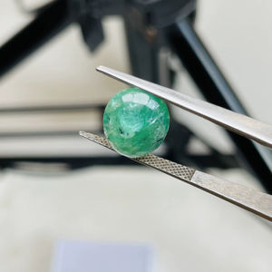 Esmeralda Natural de Zambia, Corte Ovalado, 4.75 Quilates, Piedra Preciosa de Buena Calidad, Lustre, Color Verde Bonito, Pulido Perfecto para Cualquier Joyería - Product Image 4