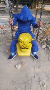 Conjunto de Sudadera con capucha y mallas a juego con volante en la cintura y el tobillo disponible en tela de algodón suave en color azul para niñas - Product Image 3