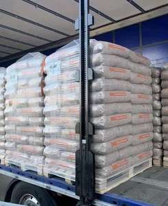 Granulés de bois de qualité supérieure pour le chauffage |   Granulés de bois dur de qualité supérieure à faible teneur en cendres pour poêles à granulés |   Granulés de bois premium 6 mm, sacs de 15 kg - Product Image 3