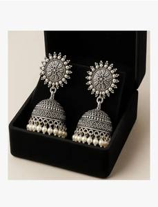 Pendientes Elegantes de Plata Oxidada Estilo Media Luna, Joyería Artesanal India Antigua, Artesanía para el Hogar, Aniversario Hindú - Product Image 2