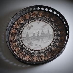 Placa cargadora de resina Pearl Dust con partículas suaves y brillantes que mejoran los elegantes ajustes de mesa festivos o de boda - Product Image 1