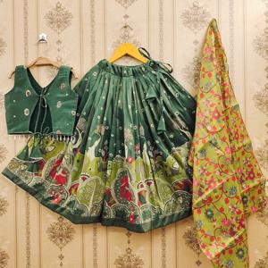 Shoryam Fashion Lehenga Choli Dupatta en polyester pour enfants |   Vêtement ethnique pour filles, imprimé Kalamkari vert, infroissable, séchage rapide - Product Image 2