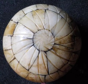 Modern Indian Style Decorative Resin Bone Inlay <b>Balls</b> Set Great for Home Decor Art Display <b>Moon</b> Shape Vase for Wholesale - Product Image 3