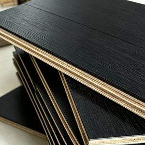 Parquet en chêne massif multicouche Chevron de luxe, bois naturel, chevron noir, parquet contrecollé - Product Image 1