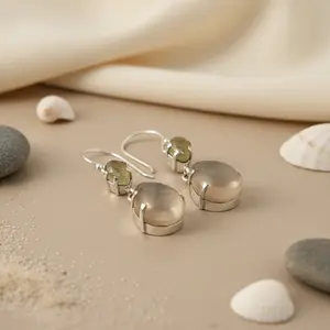 Boucles d'oreilles pendantes en or 18 carats plaqué or, avec perles et diamants, pour femmes, à porter au quotidien et pour les occasions de mariage/cadeaux - Product Image 3