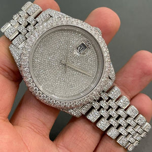 Présentant notre montre glacée pour hommes de style hip hop avec diamants moissanite avec clarté VVS et serti en acier inoxydable - Product Image 1