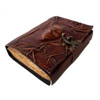 Carnet en cuir fait main Grimoire Visage Horreur avec fermoir en C, 200 pages à bords festonnés, Livre des Ombres. Cadeau idéal pour toutes les occasions