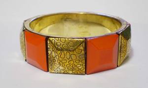 Brazalete de Resina Naranja con Textura de Guijarro, Joyería de Cobre, Diseño Geométrico, Brazalete con Patrón de Piedra, Brazalete Moderno - Product Image 2