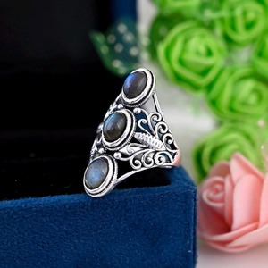 Bague de fiançailles de style bohème classique en argent sterling 925 avec pierre précieuse labradorite, faite à la main, cadeau de mariage ou de fête - Product Image 4