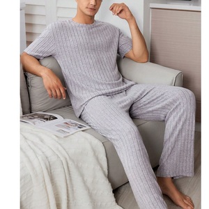 Vente en gros T-shirts à manches longues de couleur unie pour hommes, col semi-haut, fournisseur multicolore de BD - Product Image 5