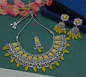 Ensemble de bijoux ethniques traditionnels indiens plaqués or avec motif floral pour femmes, accessoires de mariage et de fête - Product Image 4