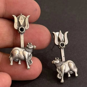 OM Fashion Studio Nandi Design Pendientes oxidados de plata alemana Étnico Antiguo Tono plateado Elegante Ligero Multifunción - Product Image 1