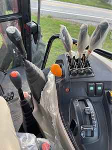 Tractor Agrícola Massey Ferguson 4707 de 70 CV de Alto Rendimiento, Opción de Cargador 2WD, Motor de Bajo Consumo de Combustible, Bomba, Caja de Cambios de Alta Gama - Product Image 5