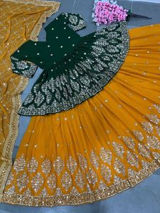 Ensemble haut, lehenga et dupatta en faux georgette avec broderie lourde et travail de sequins, avec manches, pour soirée, multicolore, lehenga de créateur - Product Image 5