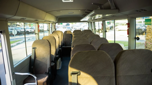 Autobús TY - Coaster 2025 Blanco, 4.0L Diésel/Manual, 23 Asientos, Emisión Euro V, Casi Nuevo, Precio Accesible, Listo para Enviar - Product Image 4