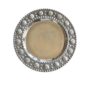 Assiette de service en acier inoxydable rond avec finition brillante pour la décoration, le service de fruits, la restauration, les plats de service, assiette de service en métal - Product Image 5