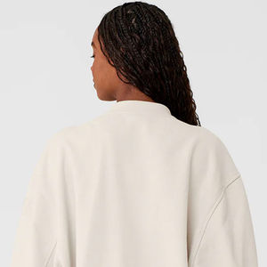 OEM conception personnalisée coton manteau couverture varsity vestes femmes imprimé recadrée veste en cuir style vente en gros vierge varsity veste - Product Image 5