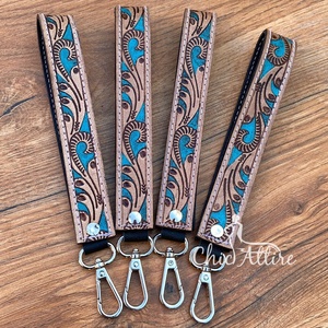 Bracelet en cuir de vache usiné à la main de luxe durable porte-clés personnalisé de haute qualité longe voiture porte-clés femmes dragonnes - Product Image 1