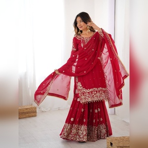 Ensemble sharara salwar kameez en georgette élégante avec un haut et un sharara en georgette ornés de broderies lourdes et un dupatta assorti pour les sorties décontractées - Product Image 3