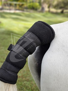 El mejor forro polar de 300GSM, protector de cola de caballo totalmente ajustable, cómodo forro polar, suave acolchado, relleno de espuma, protector trasero para caballo - Product Image 3