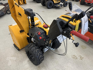 Soplador de nieve de tres etapas Cub Cadet 3X 2025 de 30 pulgadas HD IntelliPOWER, quitanieves a gasolina de 420 cc para limpieza de patios y uso en carreteras - Product Image 4