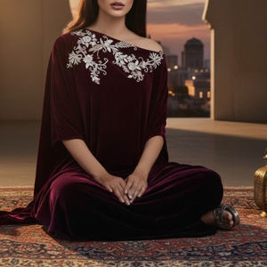 Superbe Robe en Velours pour Femme – Vente en Gros, Hiver, Faite à la Main, Fortement Recommandée, Nouvelle Arrivée, Coupe Classique, Idéale pour Fêtes Culturelles, Réversible - Product Image 6