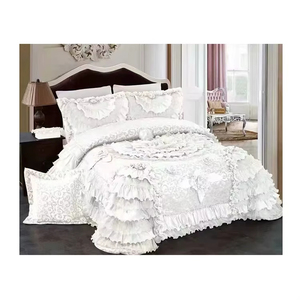 Set <span class=keywords><strong>Copripiumino</strong></span> Ricamato, Lussuoso Copriletto Bianco e Grigio con Ricami Barocchi, 100% Microfibra, Set Completo per Letto - Product Image 1