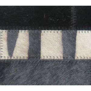 Samad Hadi Exports Tapis en Cuir de Vachette Brodé M-97 Élégant et Moderne 100% Cuir Véritable Fait Main Durable Antidérapant pour Chambre et Hôtel - Product Image 2