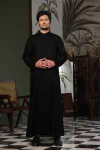 Nouvelle Thobe Homme Style Omanais à Manches Longues et Col Rond, Coupe Moderne, Idéale pour les Cérémonies Formelles, les Fêtes de l'Aïd et la Prière Quotidienne - Product Image 5