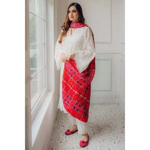 MARIA B-3PC Chemise en Chiffon Brodé Chikankari Printemps/Été avec Dupatta à Imprimé Chunri et Pantalon - BIC-4051 - Product Image 1