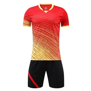 Football personnalise le sport hommes ensembles nouveau formel vente chaude personnalisé vintage classique rétro football uniforme hommes ballons de football ensembles - Product Image 2
